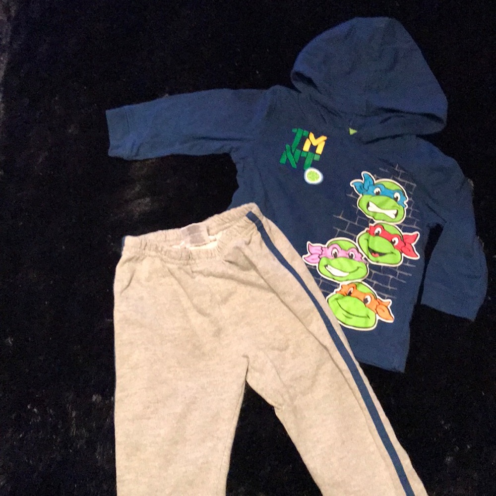 Nickelodeon boy’s matching jogger set 18 months